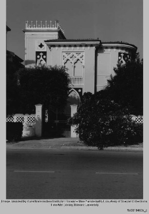 Palazzina mit neugotischen Fenstern, Livorno