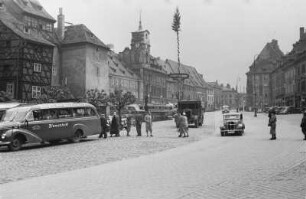 Marktplatz von Cheb : Ansicht des Marktplatzes von Cheb mit dem Rathaus und dem Herkulesbrunnen.