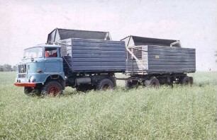 LKW W50 mit Anhänger HW 80 und Häckselaufbauten EAS