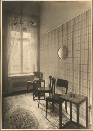 Wohnung Dr. Ostwald mit Praxisräumen. Inneneinrichtung: Wartezimmer