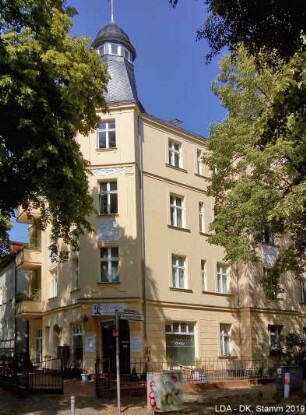Mietshaus & Einfriedung; Berlin, Treptow-Köpenick