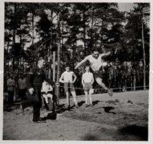 Berlin, Sport & Arbeit im Lazarett, Hochsprung