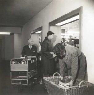 Berlin. Deutsche Staatsbibliothek. Innenansicht. Bücherausgabe