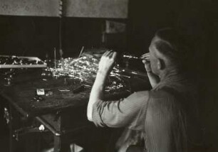 Glasbläser b. d. Arbeit, Glasbläserwerkstatt, Steinheid, 1954