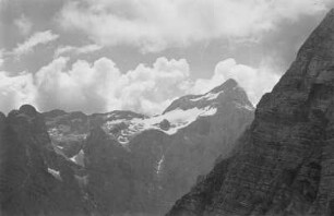 Felswand : Felswand in den Alpen.
