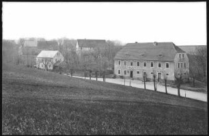 Ullendorf. Blick auf Ullendorf, Gasthof