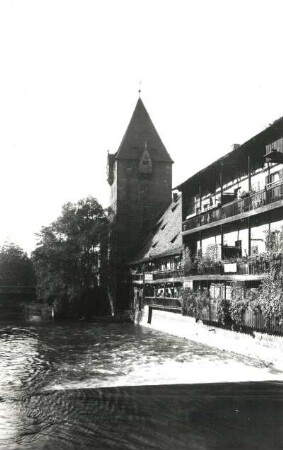 Nürnberg, Schuldturm : Nürnberg. Blick von der Insel Schütt über die Pegnitz zum Schuldenturm