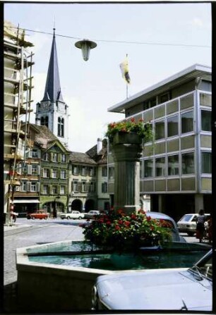 Altstätten: Platz mit Brunnen und Kirche
