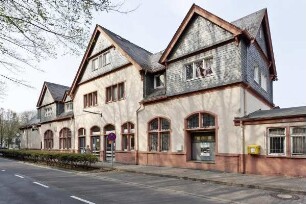 Eisenbahnempfangsgebäude und BASA-Gebäude (Bahnhof); Kronberg, Bahnhofstraße 36, Bahnhof Kronberg , Bahnhofstraße