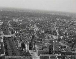 Luftaufnahme, Blick von Norden in die Hauptstraße Ecke Crellestraße. Berlin-Schöneberg, Hauptstraße