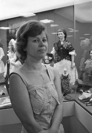 Ausstellung der Puppenrestauratorin Traudy Hähnel in der Stadtsparkasse Karlsruhe am Europaplatz