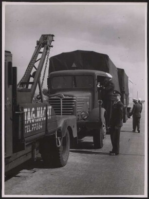 Abschleppdienst nimmt den LKW auf