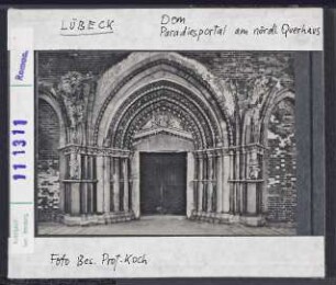 Lübeck: Dom, Paradiesportal nördl. Querhaus. Foto nach 1942