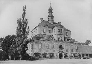 Gießmannsdorf (Nadrzecze). Schloss (1603). Haupteingangsseite. Reproduktion nach Originalfotografie, unbekannter Fotograf, vor 1945