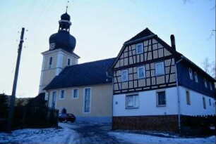 Kirche und Pfarrhaus