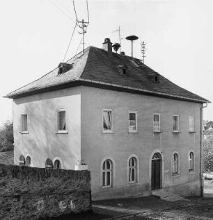 Alte Schule/ Ehem. Bürgermeisteramt; Weinbach, Kirchstraße 2
