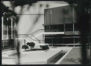 Stadttheater, Heilbronn: Modell, Treppenaufgang von der Terrasse (Entwurf D)