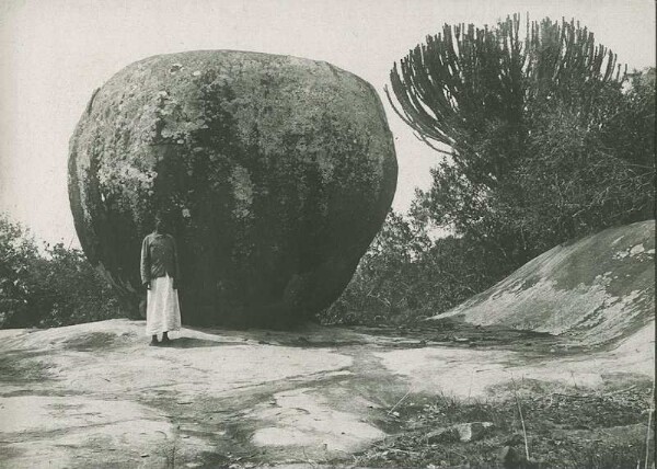 Bloc de granit d'Ukewere (côté nord) du paysage de Bugolola