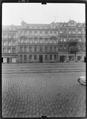Görlitz-Altstadt, Landeskronstraße. Wohnhäuser mit Läden. Straßenfront