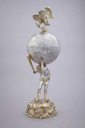 Globuspokal mit Herkules der den Erdglobus trägt