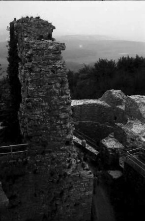Küssaburg: Eckpfeiler der Burgmauer