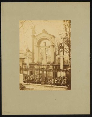Grabmal Familie Rauch auf dem Invalidenfriedhof, Berlin-Mitte: Ansicht