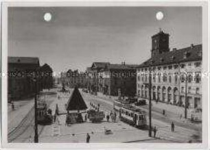 Karlsruhe, Rathaus, Pyramide (Grabmal des Stadtgründers Karl Wilhelm), Marktplatz