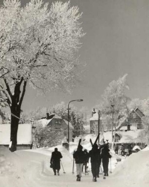 Oberwiesenthal. Ortsausgang im Winter
