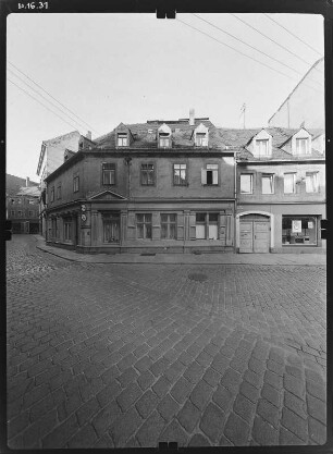 Meißen-Altstadt, Leipziger Straße 3. Wohnhaus mit Laden (1. H. 19. Jh.). Straßenfront (Teilansicht)