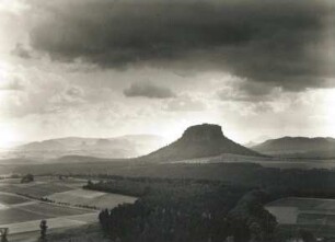 Sächsische Schweiz. Blick vom Kleinen Bärenstein zum Lilienstein