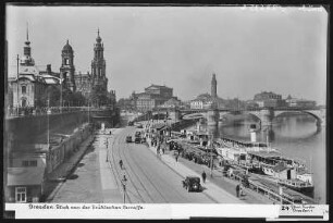 Dresden. Brühlsche Terrasse und Dampferanlegestelle