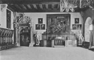 Grosser Saal des Alten Rathauses: Blick auf den Richterstuhl mit dem Bildteppich : Seger Bombecks "Das Urteil des Salomo" (1557)