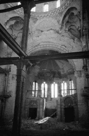 Czernowitz Cernauti: Ausgebrannte Synagoge, von Innen (Cernivie, Ukraine)