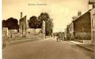 Zerstörte Straße in der französischen Stadt Rethel