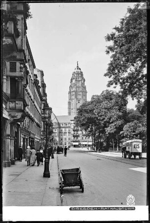 Dresden, Straßenansicht mit Rathausturm