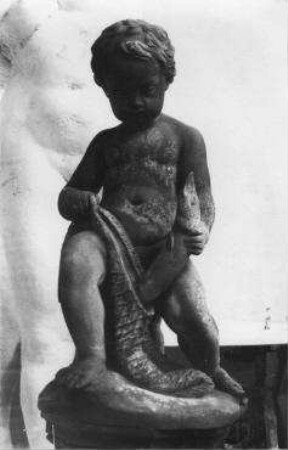 Putto mit Fisch (Brunnenfigur)