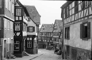 Eppingen: Gasse mit Fachwerkhäusern