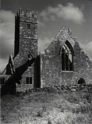 Ross Abbey, gegr. 1351, am Lough Corrib gelegen