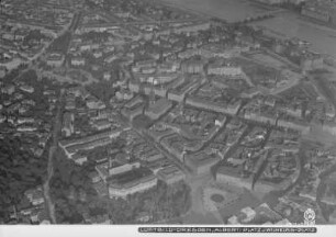 Dresden-Neustadt, südlicher Teil zwischen Albertplatz und Wilhelmplatz (heute: Palaisplatz), Luftbild-Schrägaufnahme