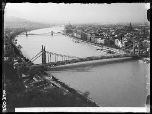 Budapest: Blick vom Gellertberg auf Donau