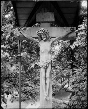 Baden-Baden Spitalkirche Alter Friedhof Kruzifix gefertigt aus rötlichen Sandstein (Monolith) von Niklaus Gerhaert von Leyden (1467)