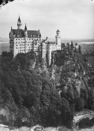 Am Schloß Neuschwanstein : Blick zum Schloss Neuschwanstein