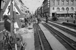 Unterfütterung der Straßenbahngleise auf der Kaiserstraße am Marktplatz mit Beton