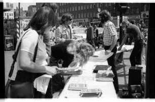 Kleinbildnegativ: Berliner Mieterverein am Hermannplatz, 1975