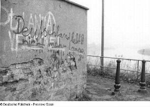 Elbufer in Pieschen, wahrscheinlich am Ballhaus Watzke