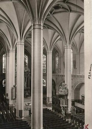 Schneeberg. St. Wolfgangskirche, Inneres nach Nordost mit Kanzel