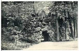 Grünfeld. Grotte im fürstlichen Park