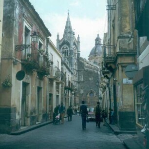 Sizilien. Randazzo. Blick zur Kathedrale und Kirche Di Santa Maria