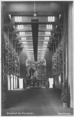 Ehrenhof der Kürschner ; Internationale Pelz- und Jagd-Ausstellung Leipzig 1930 ; 31.Mai bis 30. September