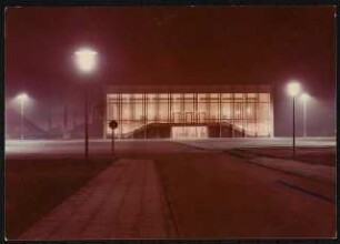Stadttheater (später: Heinz-Hilpert-Theater), Lünen: Außenansicht Eingangsseite Westen, Nachtaufnahme